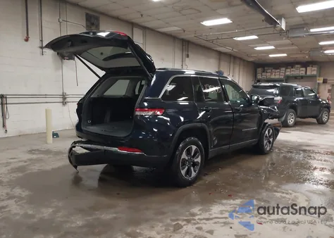 2023 Jeep Grand Cherokee 4Xe z USA, uszkodzony, nr VIN 1C4RJYB65PC669703